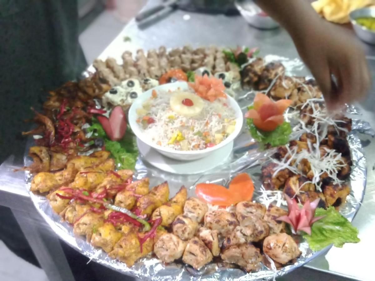 Shahi Palace Hotel Chichawatni Экстерьер фото